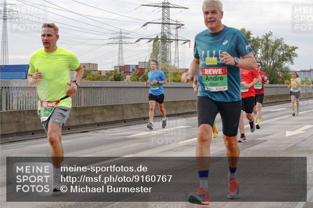 03.10.2025 - Köhlbrandbrückenlauf Michael Burmester http://msf.ph/oto/9160767 03.10.2025 15:55:24 Position 3 202, 8826, 7304 meine-sportfotos.de