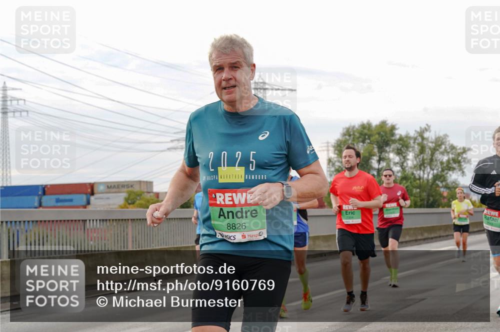 03.10.2025 - Köhlbrandbrückenlauf Michael Burmester http://msf.ph/oto/9160769 03.10.2025 15:55:25 Position 3 2025, 8826, 7304, 7543 meine-sportfotos.de