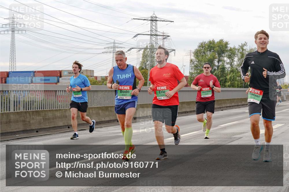 03.10.2025 - Köhlbrandbrückenlauf Michael Burmester http://msf.ph/oto/9160771 03.10.2025 15:55:26 Position 3 9567, 7304, 7272, 7543 meine-sportfotos.de