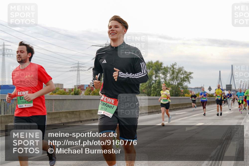03.10.2025 - Köhlbrandbrückenlauf Michael Burmester http://msf.ph/oto/9160776 03.10.2025 15:55:27 Position 3 7304, 7543 meine-sportfotos.de