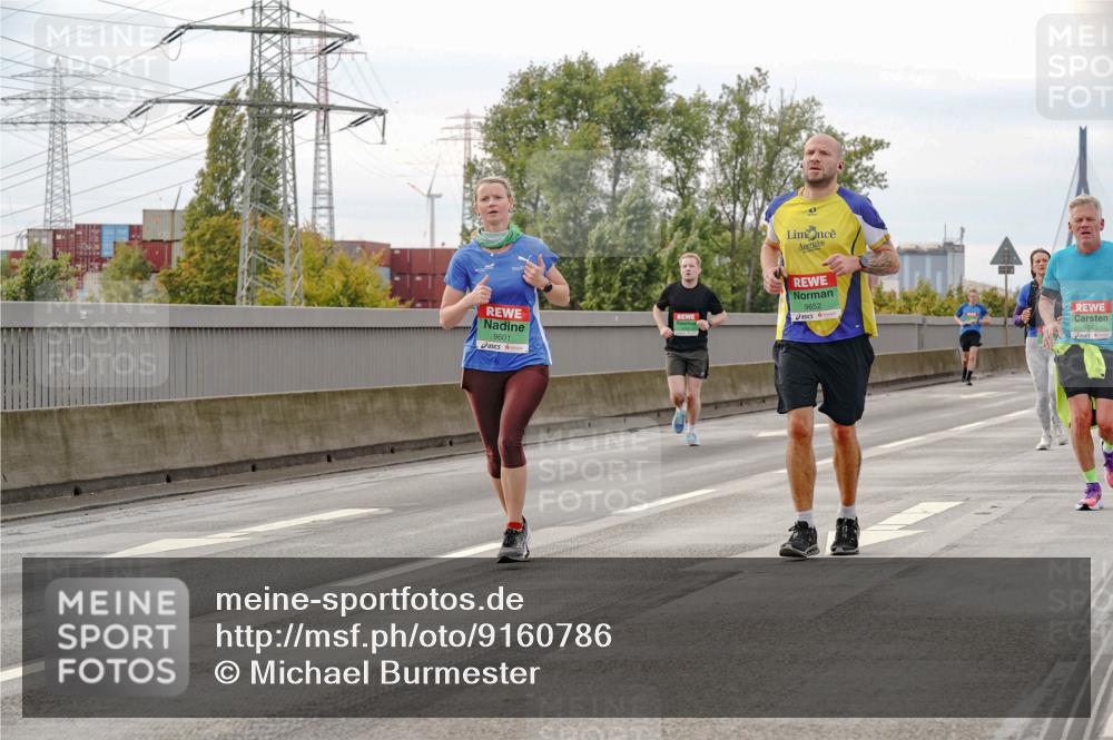 03.10.2025 - Köhlbrandbrückenlauf Michael Burmester http://msf.ph/oto/9160786 03.10.2025 15:55:32 Position 3 9601, 9652, 9542 meine-sportfotos.de