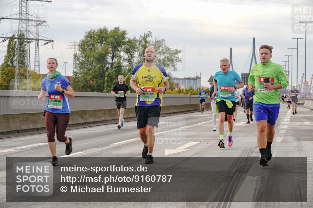 03.10.2025 - Köhlbrandbrückenlauf Michael Burmester http://msf.ph/oto/9160787 03.10.2025 15:55:32 Position 3 9601, 9652, 9542 meine-sportfotos.de
