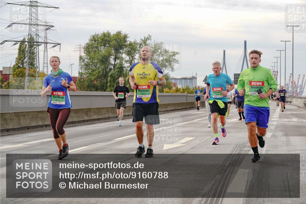 03.10.2025 - Köhlbrandbrückenlauf Michael Burmester http://msf.ph/oto/9160788 03.10.2025 15:55:33 Position 3 9601, 9652, 722, 9542 meine-sportfotos.de