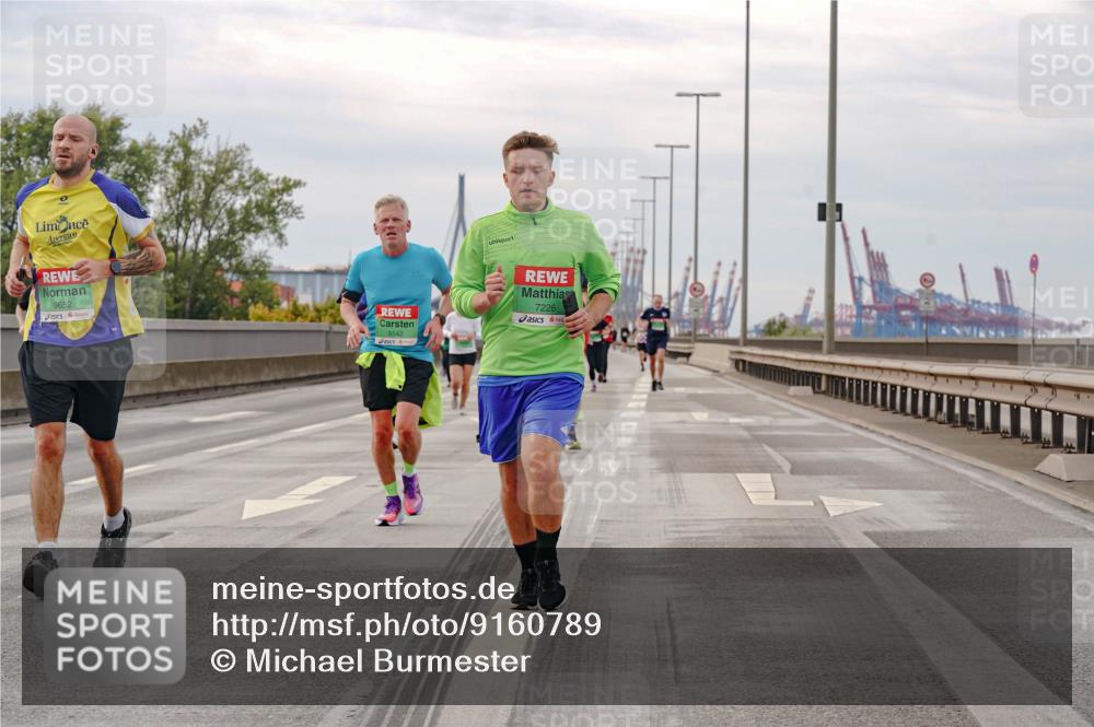 03.10.2025 - Köhlbrandbrückenlauf Michael Burmester http://msf.ph/oto/9160789 03.10.2025 15:55:33 Position 3 9652, 7226, 9542 meine-sportfotos.de