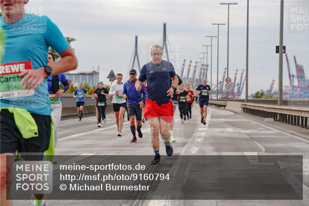 03.10.2025 - Köhlbrandbrückenlauf Michael Burmester http://msf.ph/oto/9160794 03.10.2025 15:55:36 Position 3 9542, 9597 meine-sportfotos.de