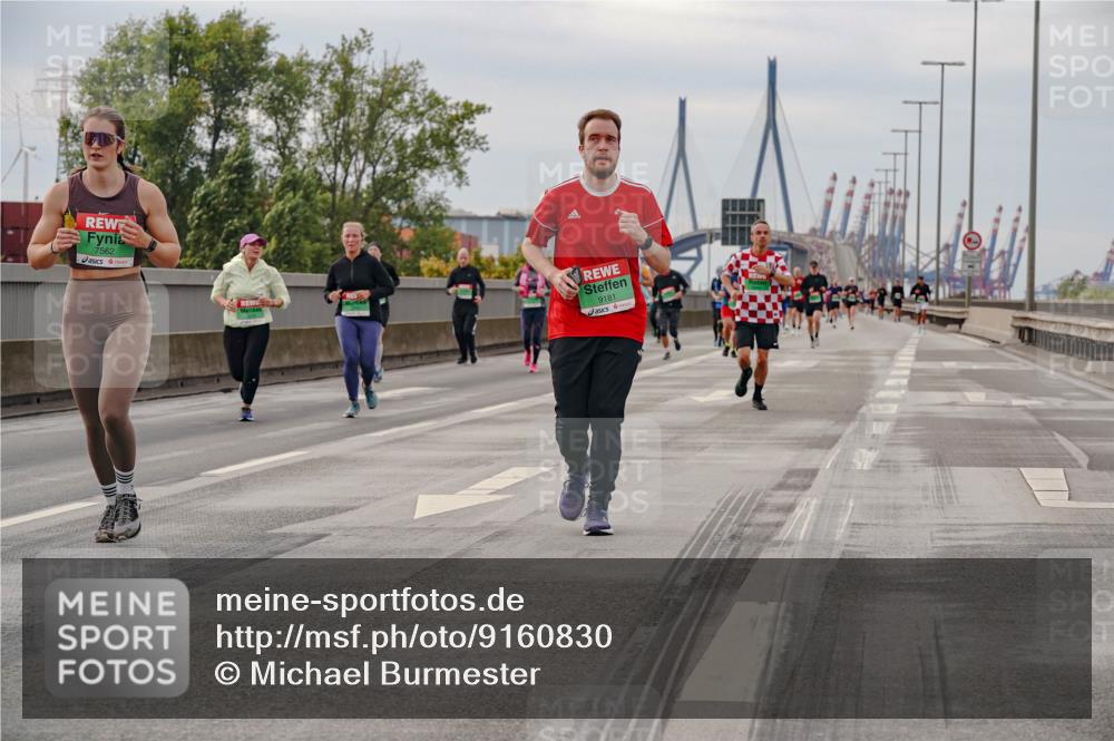 03.10.2025 - Köhlbrandbrückenlauf Michael Burmester http://msf.ph/oto/9160830 03.10.2025 15:55:49 Position 3 7562, 9181 meine-sportfotos.de