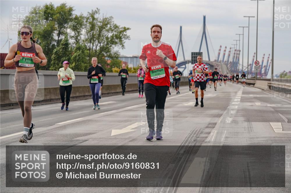 03.10.2025 - Köhlbrandbrückenlauf Michael Burmester http://msf.ph/oto/9160831 03.10.2025 15:55:50 Position 3 7562, 9181 meine-sportfotos.de