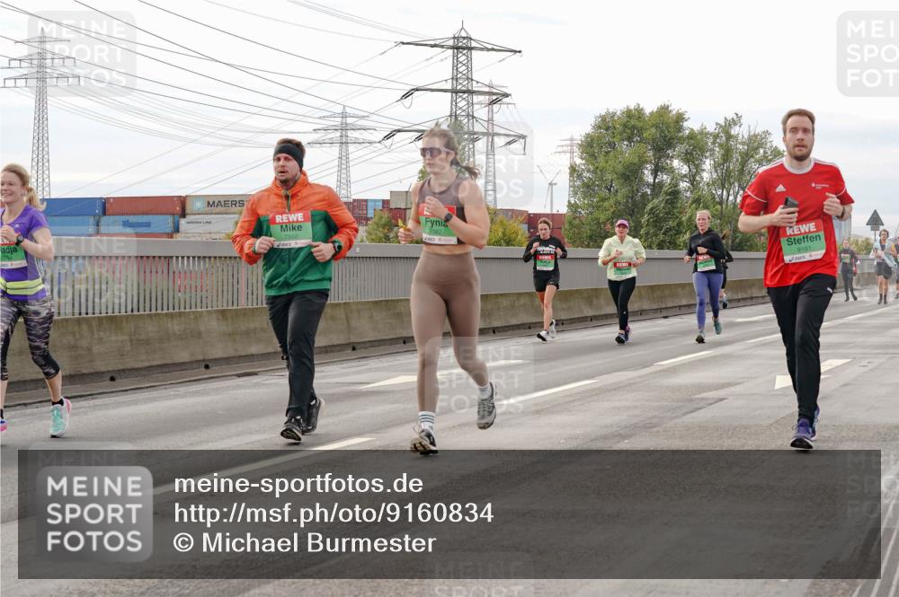 03.10.2025 - Köhlbrandbrückenlauf Michael Burmester http://msf.ph/oto/9160834 03.10.2025 15:55:51 Position 3 7562, 7552, 9181 meine-sportfotos.de