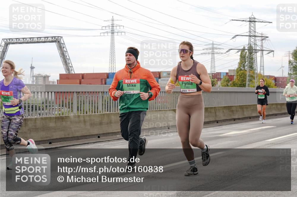 03.10.2025 - Köhlbrandbrückenlauf Michael Burmester http://msf.ph/oto/9160838 03.10.2025 15:55:52 Position 3 7764, 7552, 7562 meine-sportfotos.de