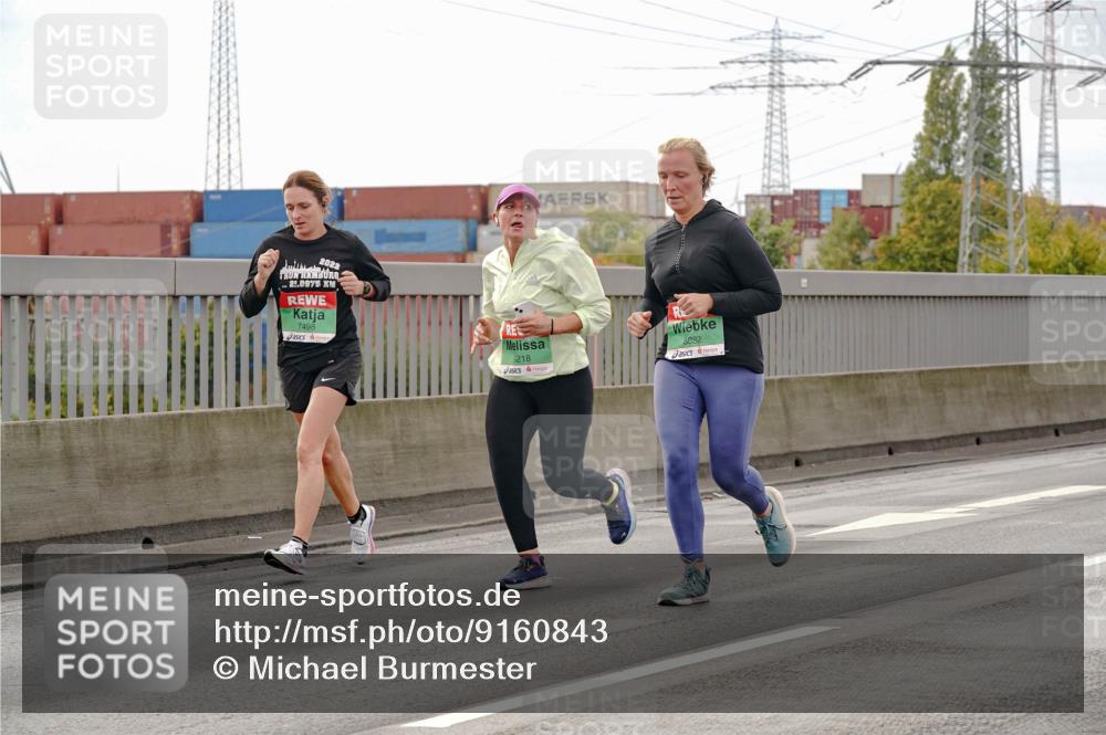 03.10.2025 - Köhlbrandbrückenlauf Michael Burmester http://msf.ph/oto/9160843 03.10.2025 15:55:55 Position 3 25, 0975, 7498, 9218, 8882 meine-sportfotos.de