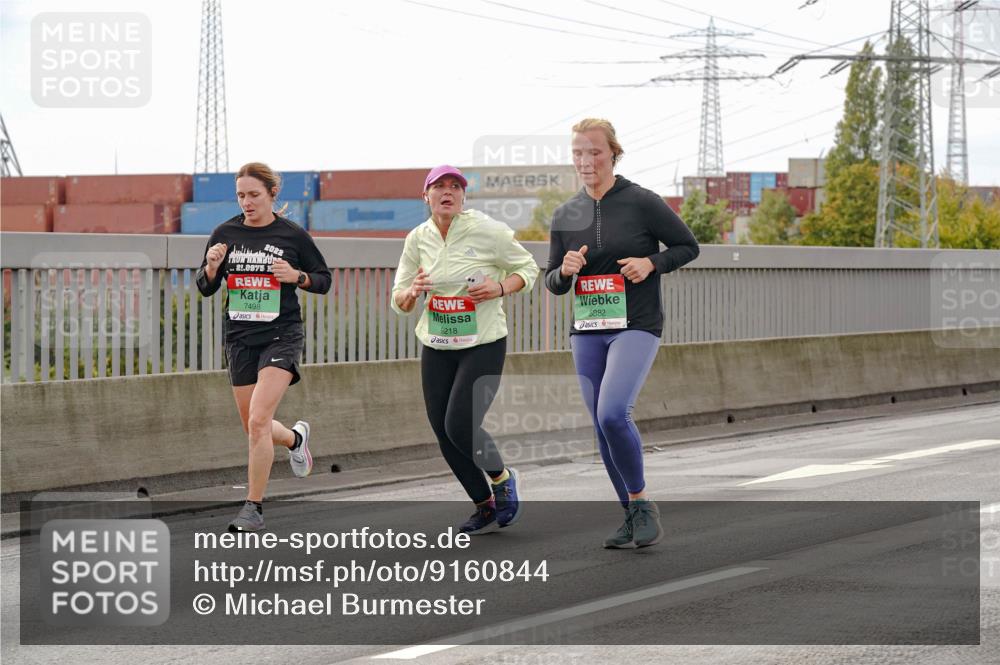 03.10.2025 - Köhlbrandbrückenlauf Michael Burmester http://msf.ph/oto/9160844 03.10.2025 15:55:55 Position 3 21, 0975, 7498, 9218, 8882 meine-sportfotos.de