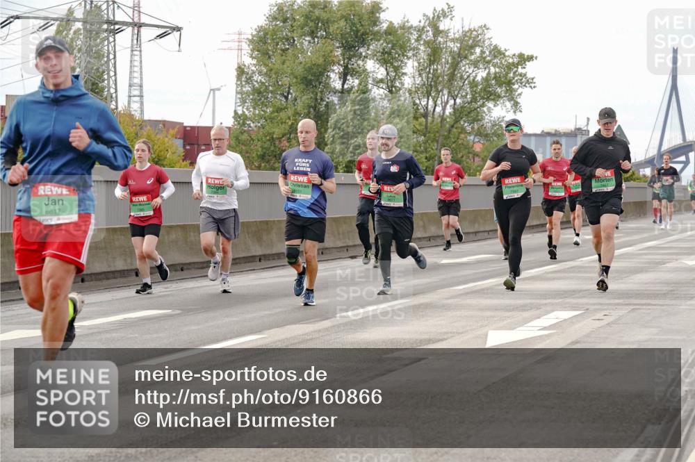 03.10.2025 - Köhlbrandbrückenlauf Michael Burmester http://msf.ph/oto/9160866 03.10.2025 15:56:05 Position 3 8817, 9151, 7452 meine-sportfotos.de