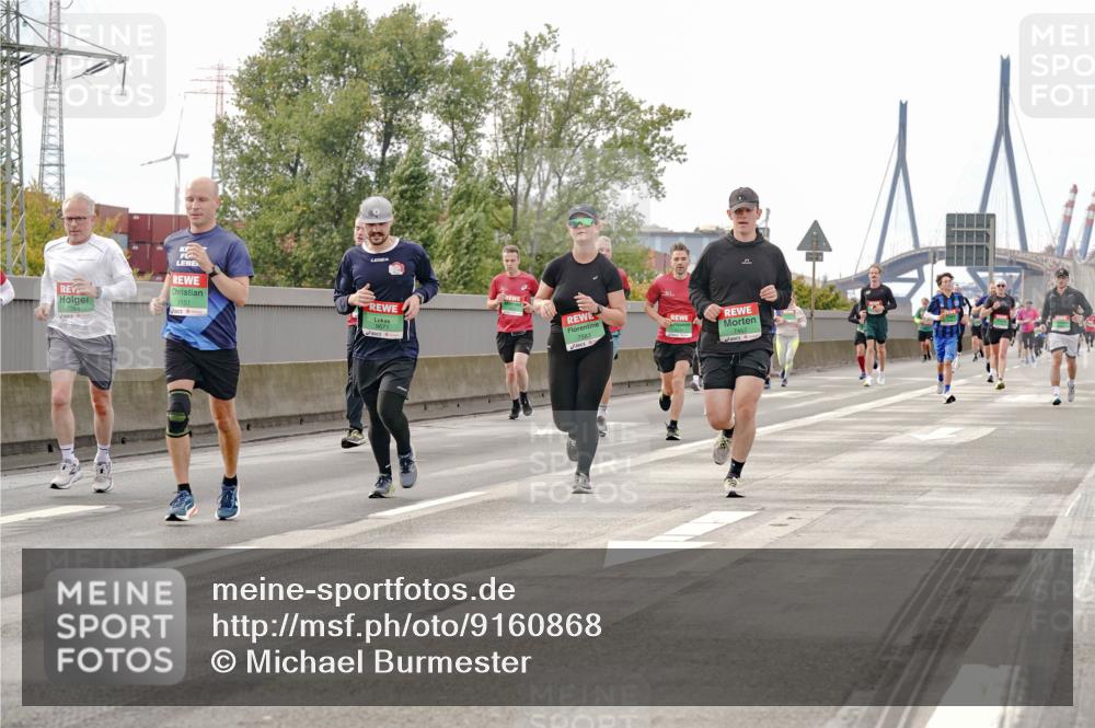 03.10.2025 - Köhlbrandbrückenlauf Michael Burmester http://msf.ph/oto/9160868 03.10.2025 15:56:06 Position 3 738, 9151, 7583, 7452 meine-sportfotos.de