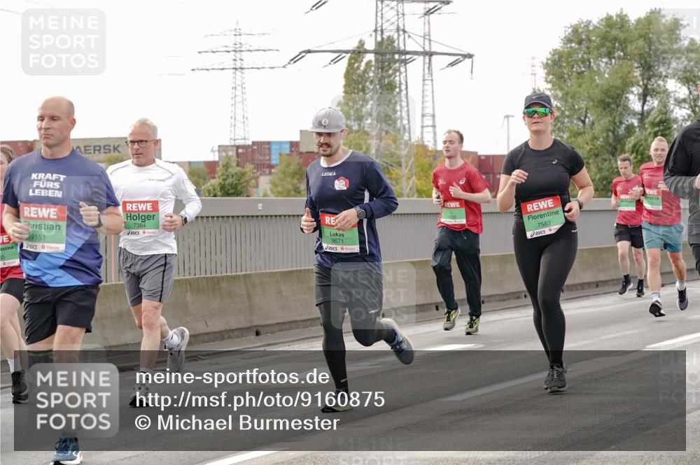 03.10.2025 - Köhlbrandbrückenlauf Michael Burmester http://msf.ph/oto/9160875 03.10.2025 15:56:09 Position 3 35, 9151, 7384, 9671, 7583 meine-sportfotos.de