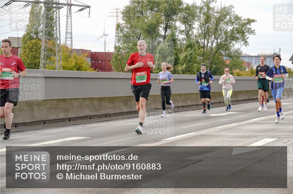 03.10.2025 - Köhlbrandbrückenlauf Michael Burmester http://msf.ph/oto/9160883 03.10.2025 15:56:13 Position 3 7419, 7702, 8153 meine-sportfotos.de