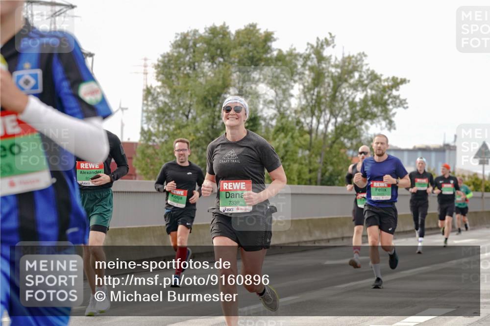 03.10.2025 - Köhlbrandbrückenlauf Michael Burmester http://msf.ph/oto/9160896 03.10.2025 15:56:20 Position 3 5, 3, 85, 7339 meine-sportfotos.de