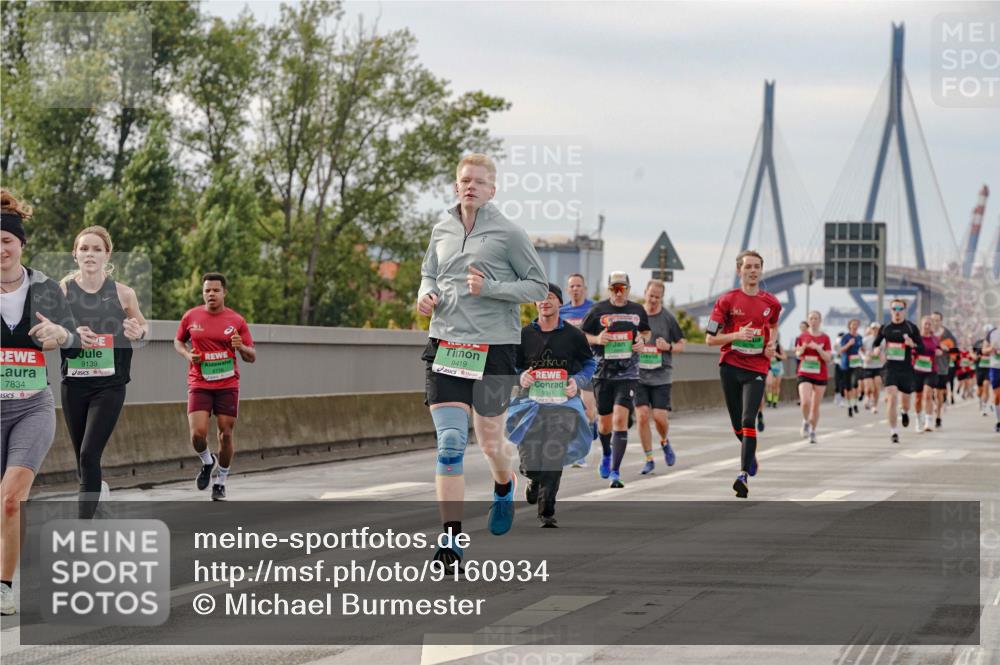 03.10.2025 - Köhlbrandbrückenlauf Michael Burmester http://msf.ph/oto/9160934 03.10.2025 15:56:39 Position 3 8776, 7834, 9139, 9419, 9341 meine-sportfotos.de