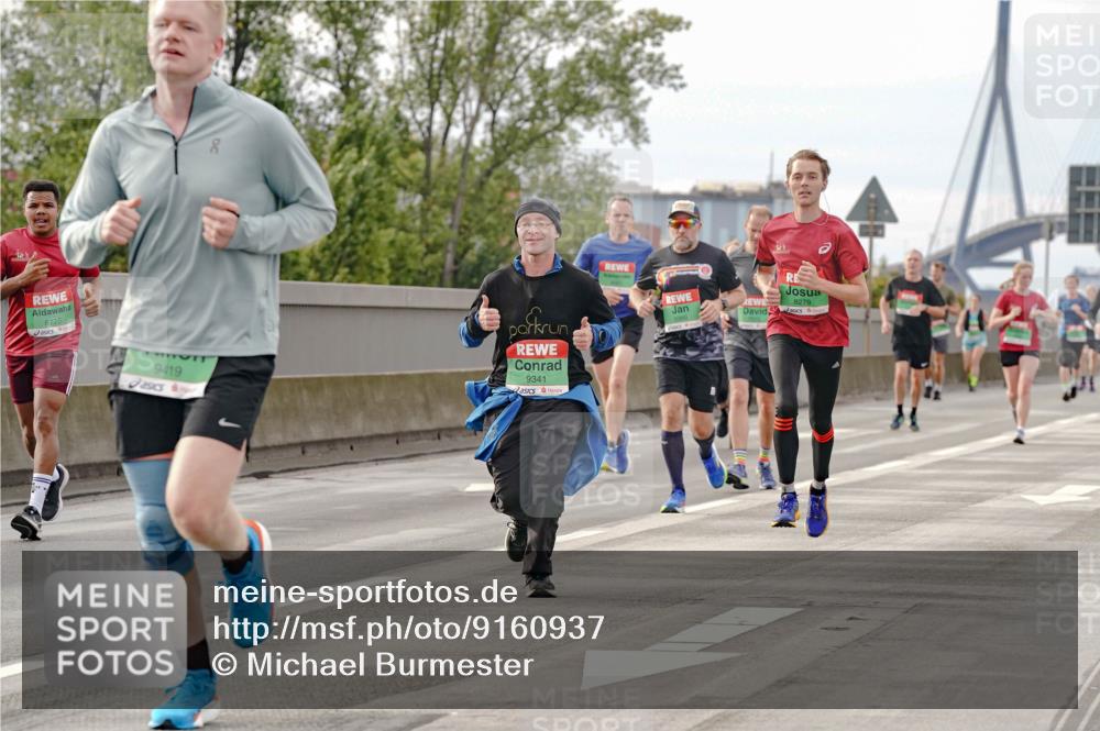 03.10.2025 - Köhlbrandbrückenlauf Michael Burmester http://msf.ph/oto/9160937 03.10.2025 15:56:41 Position 3 8776, 9419, 80, 9341, 8279 meine-sportfotos.de