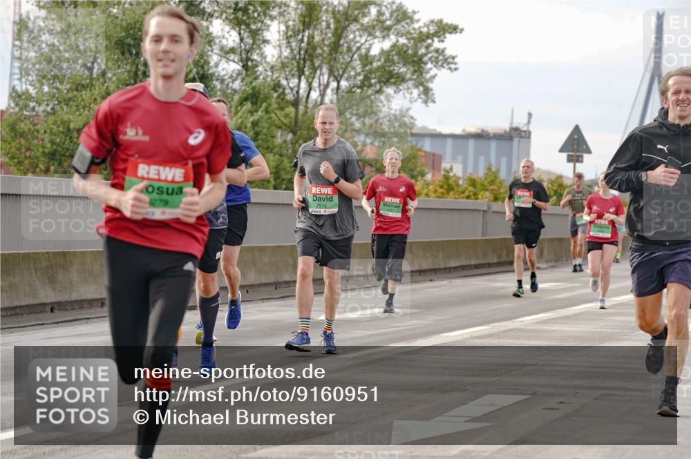 03.10.2025 - Köhlbrandbrückenlauf Michael Burmester http://msf.ph/oto/9160951 03.10.2025 15:56:45 Position 3 1279, 7515 meine-sportfotos.de