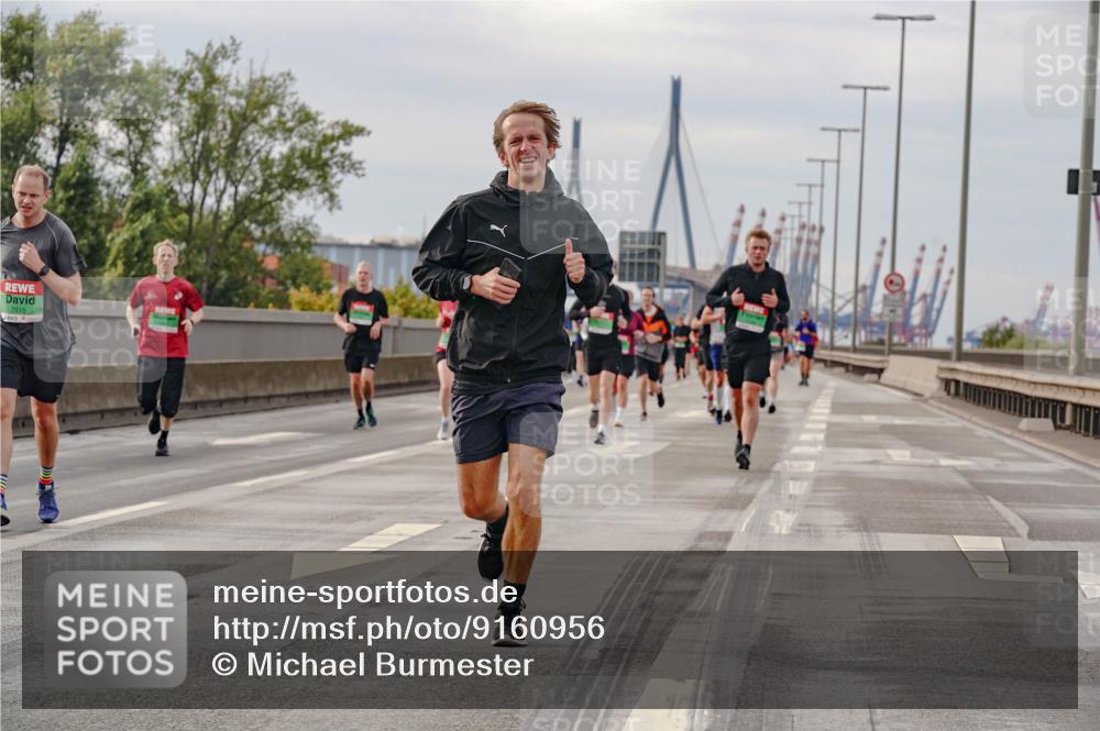03.10.2025 - Köhlbrandbrückenlauf Michael Burmester http://msf.ph/oto/9160956 03.10.2025 15:56:47 Position 3 7515 meine-sportfotos.de