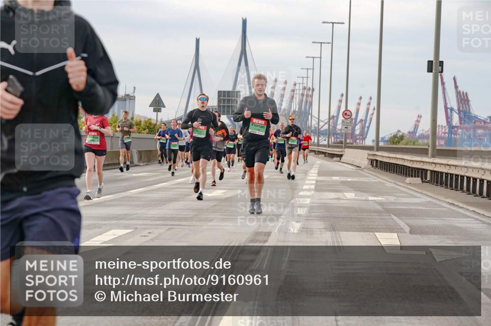 03.10.2025 - Köhlbrandbrückenlauf Michael Burmester http://msf.ph/oto/9160961 03.10.2025 15:56:49 Position 3 12, 5 meine-sportfotos.de