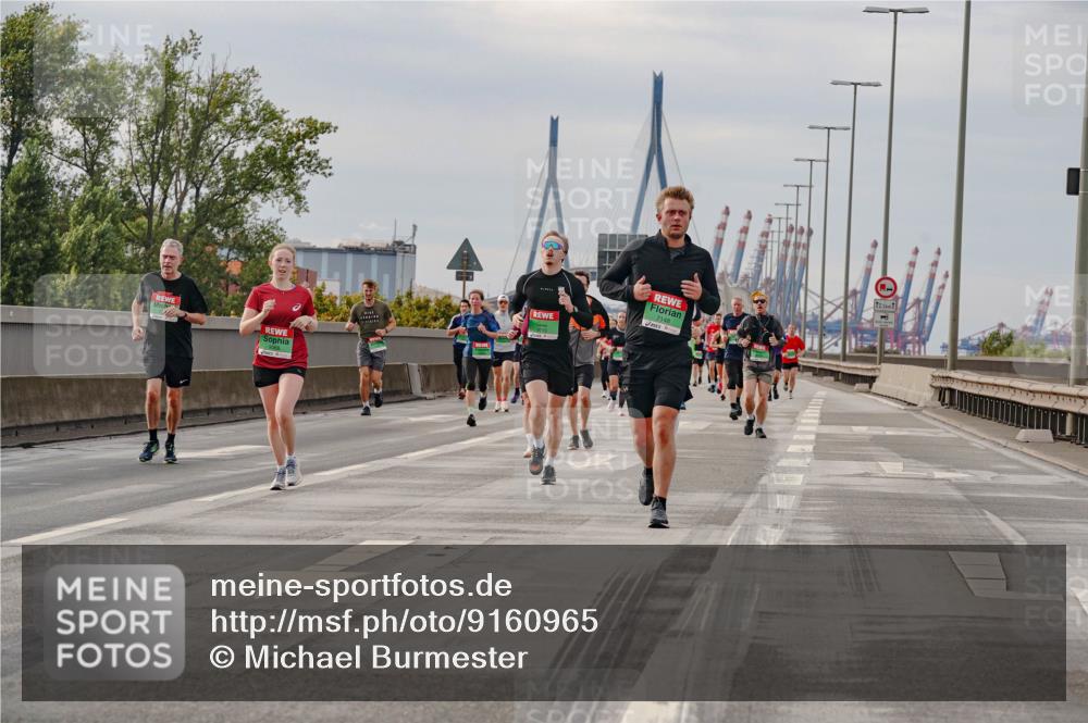 03.10.2025 - Köhlbrandbrückenlauf Michael Burmester http://msf.ph/oto/9160965 03.10.2025 15:56:50 Position 3 7148, 12, 5 meine-sportfotos.de