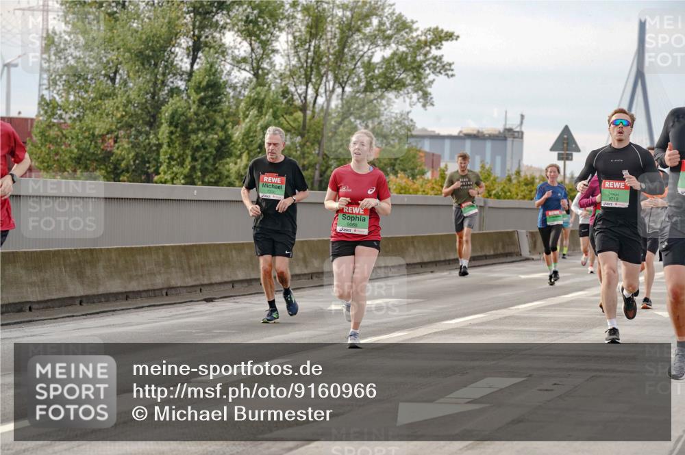 03.10.2025 - Köhlbrandbrückenlauf Michael Burmester http://msf.ph/oto/9160966 03.10.2025 15:56:51 Position 3 7330, 9068, 9710 meine-sportfotos.de