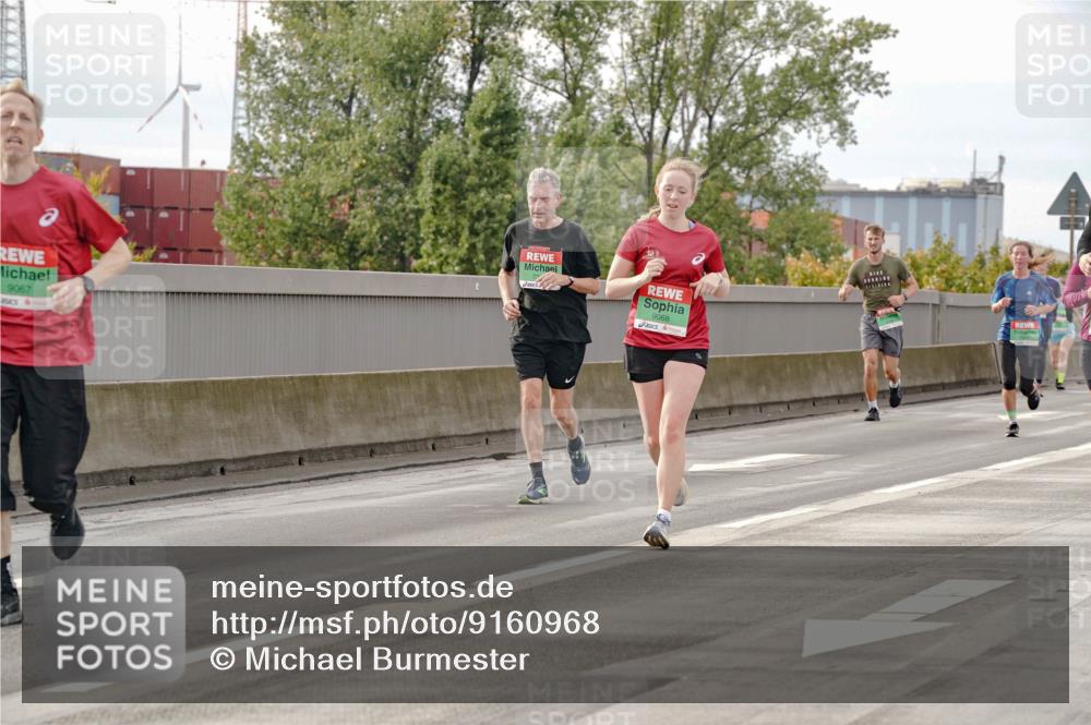 03.10.2025 - Köhlbrandbrückenlauf Michael Burmester http://msf.ph/oto/9160968 03.10.2025 15:56:52 Position 3 9067, 9068 meine-sportfotos.de
