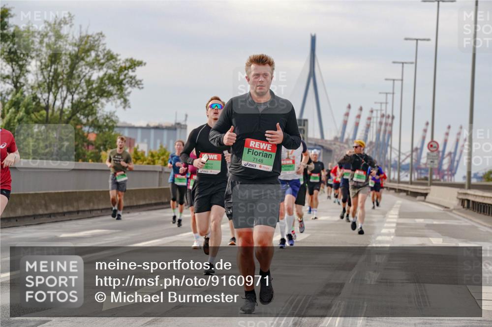 03.10.2025 - Köhlbrandbrückenlauf Michael Burmester http://msf.ph/oto/9160971 03.10.2025 15:56:53 Position 3 7148, 9710 meine-sportfotos.de