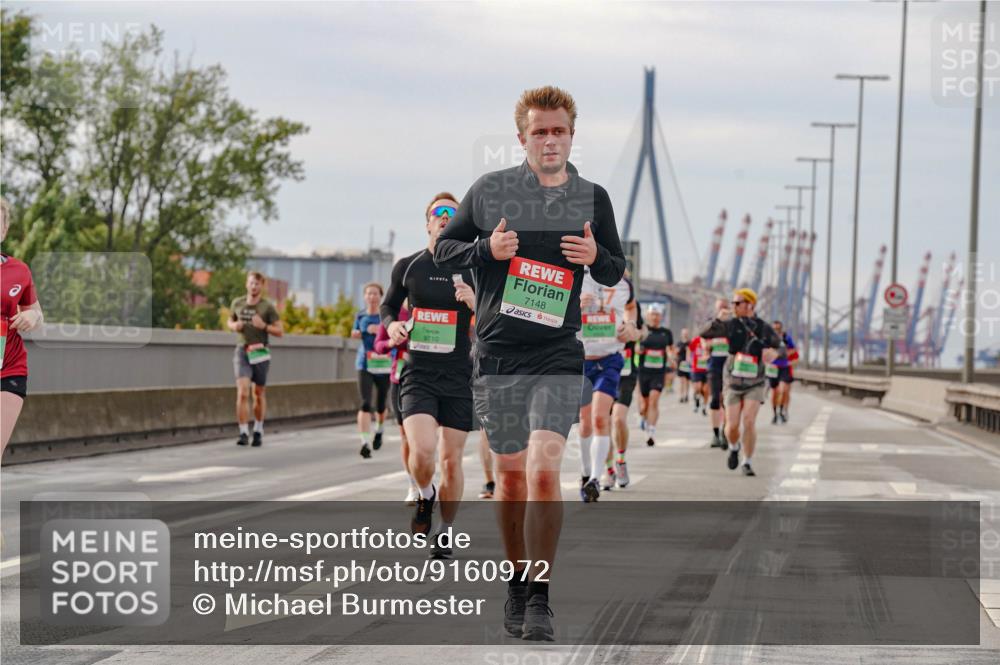 03.10.2025 - Köhlbrandbrückenlauf Michael Burmester http://msf.ph/oto/9160972 03.10.2025 15:56:53 Position 3 7148, 9710 meine-sportfotos.de