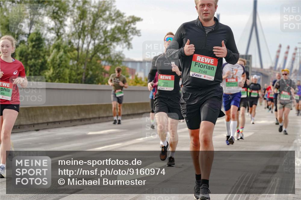 03.10.2025 - Köhlbrandbrückenlauf Michael Burmester http://msf.ph/oto/9160974 03.10.2025 15:56:54 Position 3 068, 7148, 9710 meine-sportfotos.de