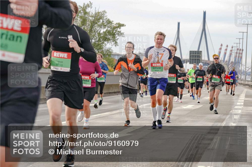 03.10.2025 - Köhlbrandbrückenlauf Michael Burmester http://msf.ph/oto/9160979 03.10.2025 15:56:57 Position 3 48, 9710, 7961, 17, 8932, 9470 meine-sportfotos.de
