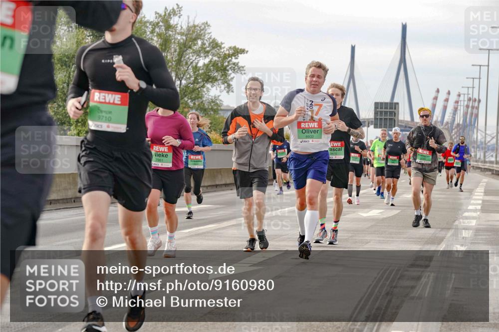 03.10.2025 - Köhlbrandbrückenlauf Michael Burmester http://msf.ph/oto/9160980 03.10.2025 15:56:57 Position 3 9710, 7961, 8932, 9470 meine-sportfotos.de