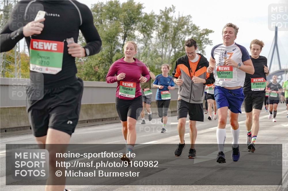 03.10.2025 - Köhlbrandbrückenlauf Michael Burmester http://msf.ph/oto/9160982 03.10.2025 15:56:58 Position 3 9710, 7961, 8932, 9470 meine-sportfotos.de
