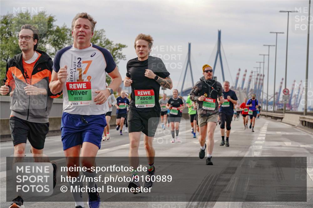 03.10.2025 - Köhlbrandbrückenlauf Michael Burmester http://msf.ph/oto/9160989 03.10.2025 15:57:00 Position 3 8932, 9470, 9169 meine-sportfotos.de