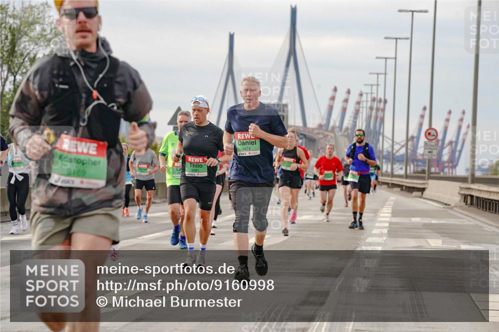 03.10.2025 - Köhlbrandbrückenlauf Michael Burmester http://msf.ph/oto/9160998 03.10.2025 15:57:03 Position 3 9169, 9474, 9061 meine-sportfotos.de