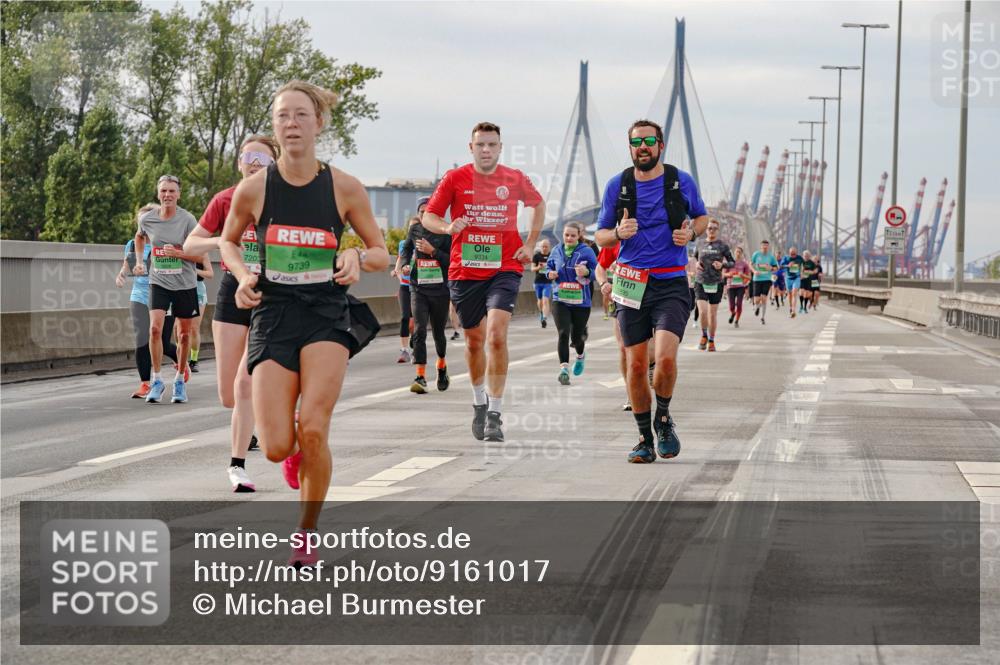 03.10.2025 - Köhlbrandbrückenlauf Michael Burmester http://msf.ph/oto/9161017 03.10.2025 15:57:11 Position 3 7203, 9739, 9334 meine-sportfotos.de