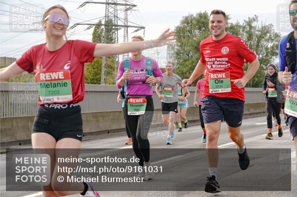 03.10.2025 - Köhlbrandbrückenlauf Michael Burmester http://msf.ph/oto/9161031 03.10.2025 15:57:15 Position 3 7203, 9200, 9334, 7895, 50 meine-sportfotos.de