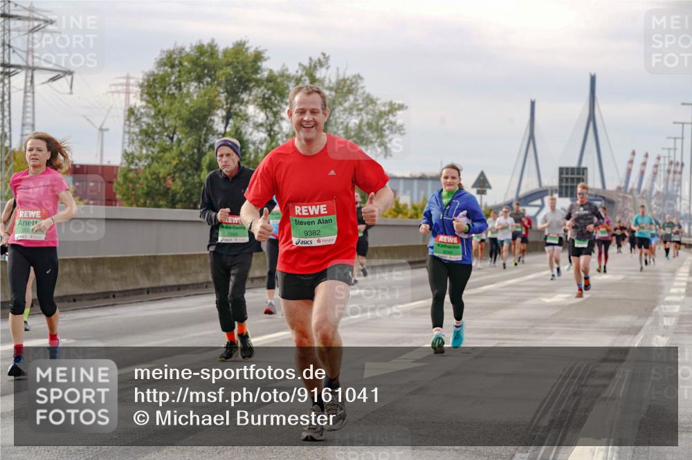 03.10.2025 - Köhlbrandbrückenlauf Michael Burmester http://msf.ph/oto/9161041 03.10.2025 15:57:17 Position 3 950, 7559, 9382 meine-sportfotos.de
