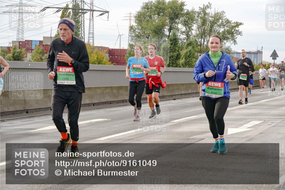 03.10.2025 - Köhlbrandbrückenlauf Michael Burmester http://msf.ph/oto/9161049 03.10.2025 15:57:20 Position 3 7559, 8979, 8592 meine-sportfotos.de