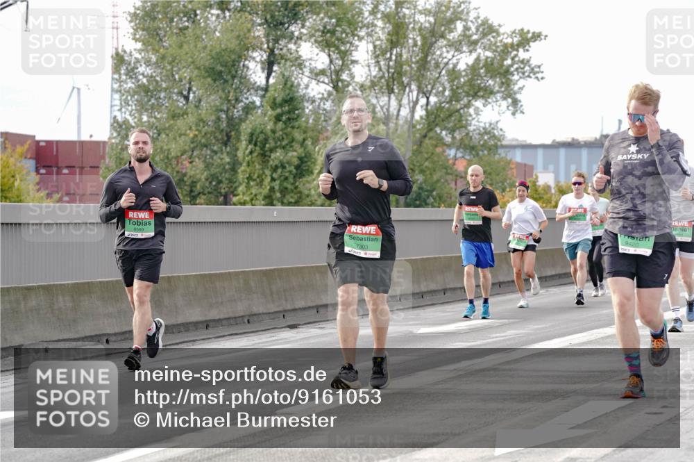 03.10.2025 - Köhlbrandbrückenlauf Michael Burmester http://msf.ph/oto/9161053 03.10.2025 15:57:23 Position 3 8569, 7303, 9420 meine-sportfotos.de