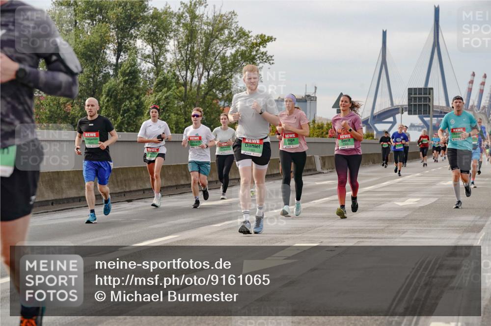 03.10.2025 - Köhlbrandbrückenlauf Michael Burmester http://msf.ph/oto/9161065 03.10.2025 15:57:28 Position 3 7469 meine-sportfotos.de