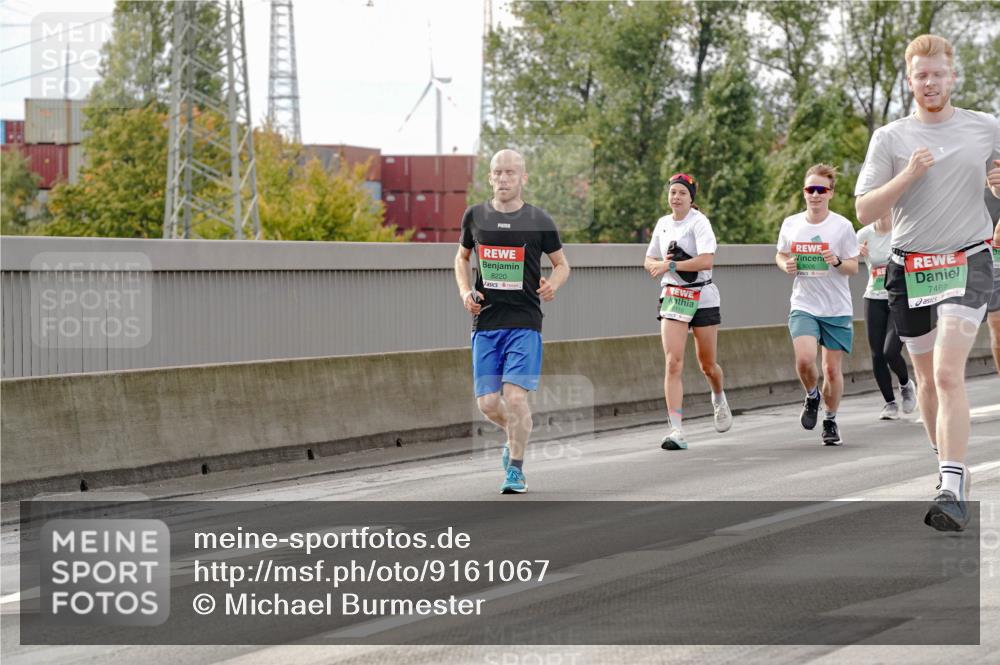 03.10.2025 - Köhlbrandbrückenlauf Michael Burmester http://msf.ph/oto/9161067 03.10.2025 15:57:29 Position 3 8220, 8110, 7469 meine-sportfotos.de