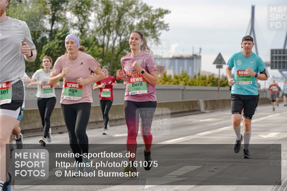 03.10.2025 - Köhlbrandbrückenlauf Michael Burmester http://msf.ph/oto/9161075 03.10.2025 15:57:31 Position 3 9, 8490, 7350, 7488, 883 meine-sportfotos.de