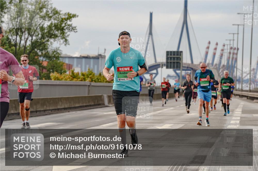 03.10.2025 - Köhlbrandbrückenlauf Michael Burmester http://msf.ph/oto/9161078 03.10.2025 15:57:32 Position 3 7488 meine-sportfotos.de