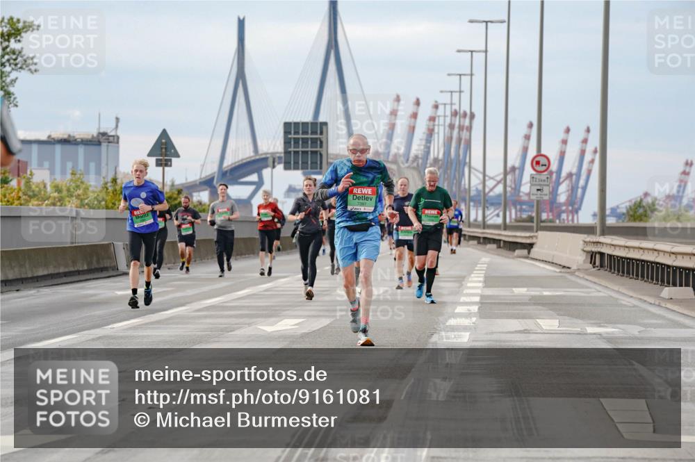 03.10.2025 - Köhlbrandbrückenlauf Michael Burmester http://msf.ph/oto/9161081 03.10.2025 15:57:35 Position 3 7397, 12, 5 meine-sportfotos.de