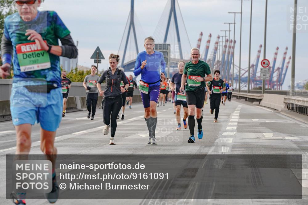 03.10.2025 - Köhlbrandbrückenlauf Michael Burmester http://msf.ph/oto/9161091 03.10.2025 15:57:41 Position 3 7397, 7656 meine-sportfotos.de