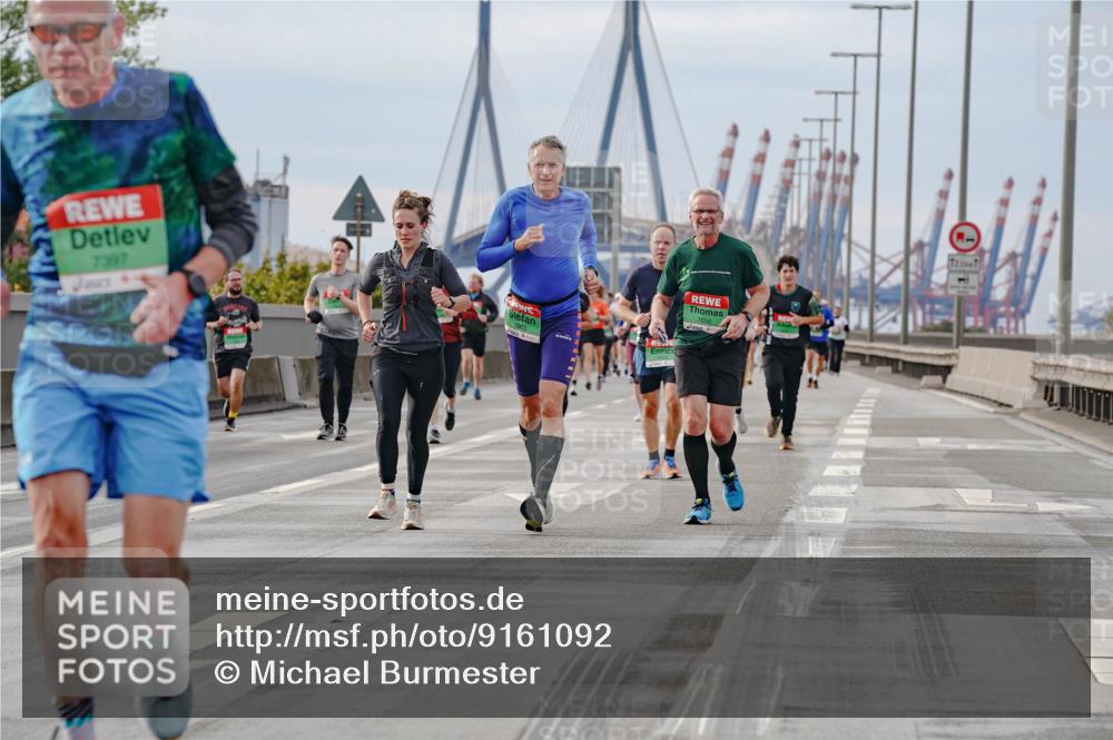 03.10.2025 - Köhlbrandbrückenlauf Michael Burmester http://msf.ph/oto/9161092 03.10.2025 15:57:41 Position 3 7397 meine-sportfotos.de