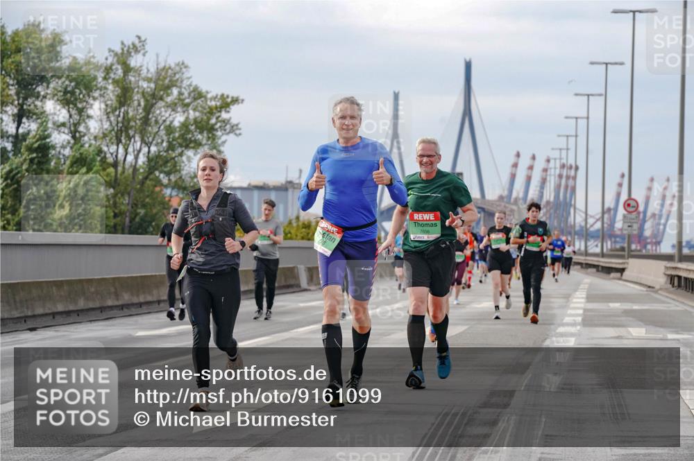 03.10.2025 - Köhlbrandbrückenlauf Michael Burmester http://msf.ph/oto/9161099 03.10.2025 15:57:45 Position 3 7656 meine-sportfotos.de