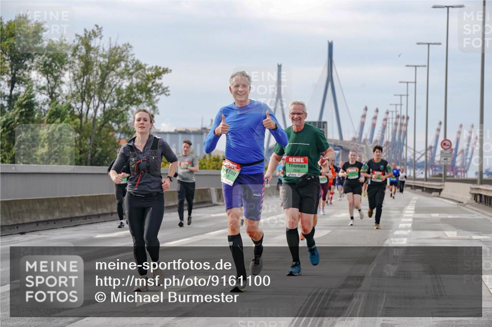 03.10.2025 - Köhlbrandbrückenlauf Michael Burmester http://msf.ph/oto/9161100 03.10.2025 15:57:45 Position 3 7656 meine-sportfotos.de